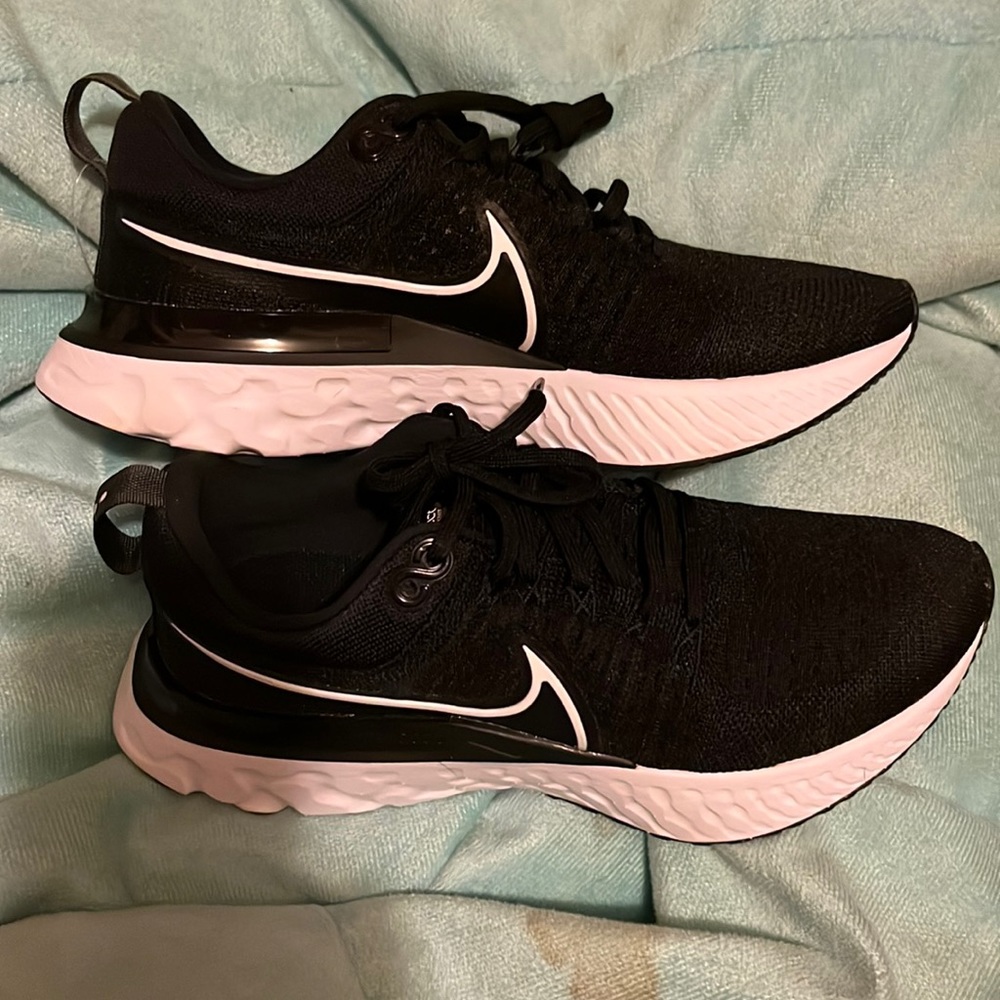 Nike React Infinity Run Flyknit 2 Low Womens Shoes Grey CT2423-002 Brand New